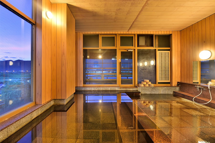 ヒノキ風呂が新しくなりました